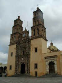 Hidalgo cathedral.JPG (50280 bytes)