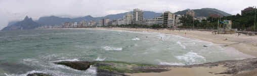 Ipanema Beach pan.jpg (75953 bytes)