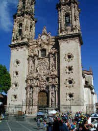 Taxco cathedral.JPG (95275 bytes)