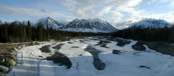 Kluane Mts Pan.jpg (94961 bytes)